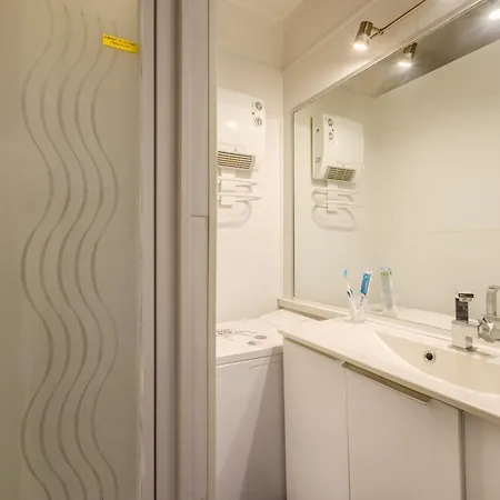 - Soleil Confort Apartment Antibes